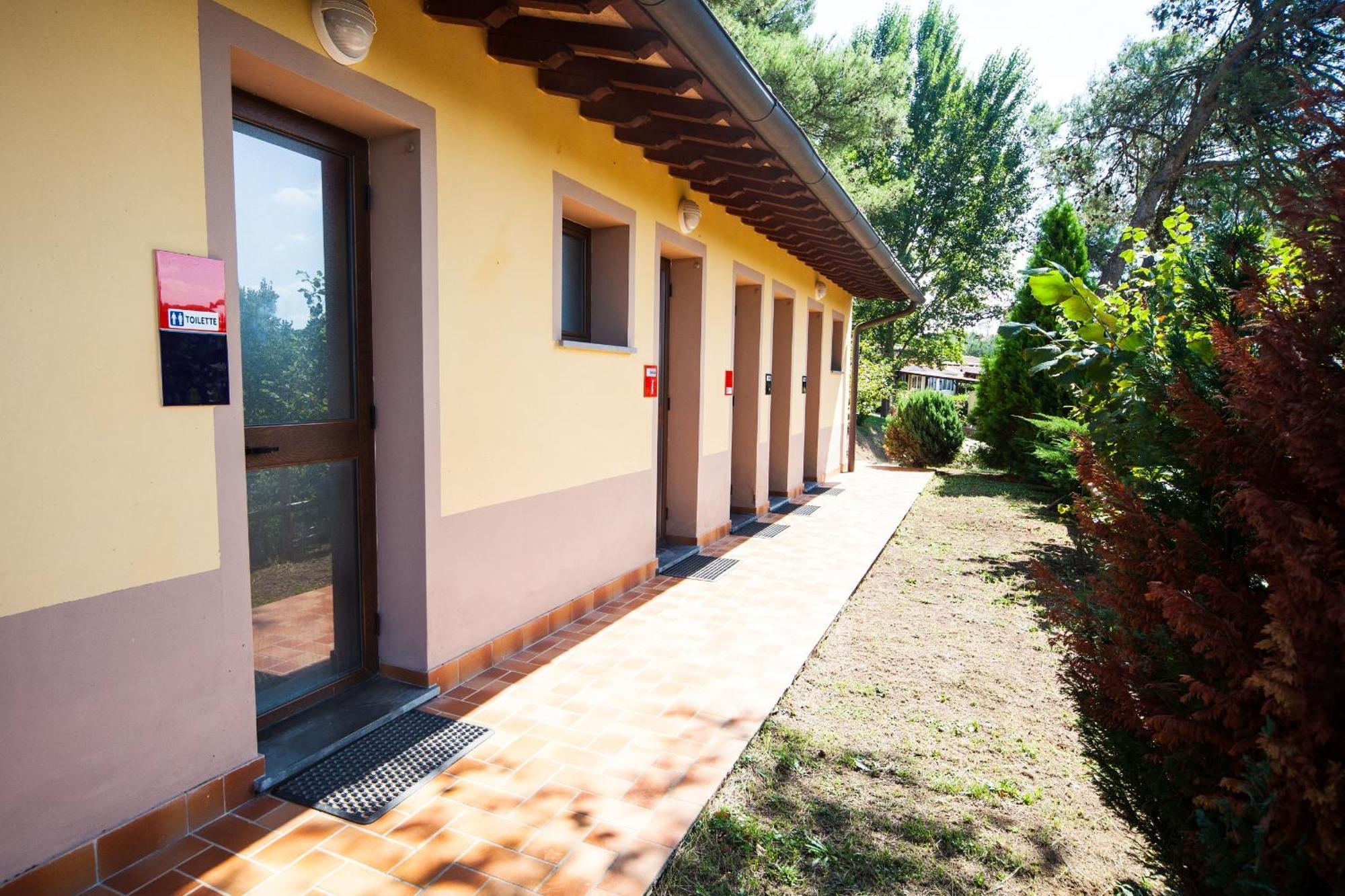 מונטופולי אין ואל ד'ארנו Toscana Holiday Village מראה חיצוני תמונה